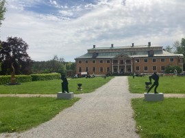 Skulptur på Ekebyhovs slott. 
